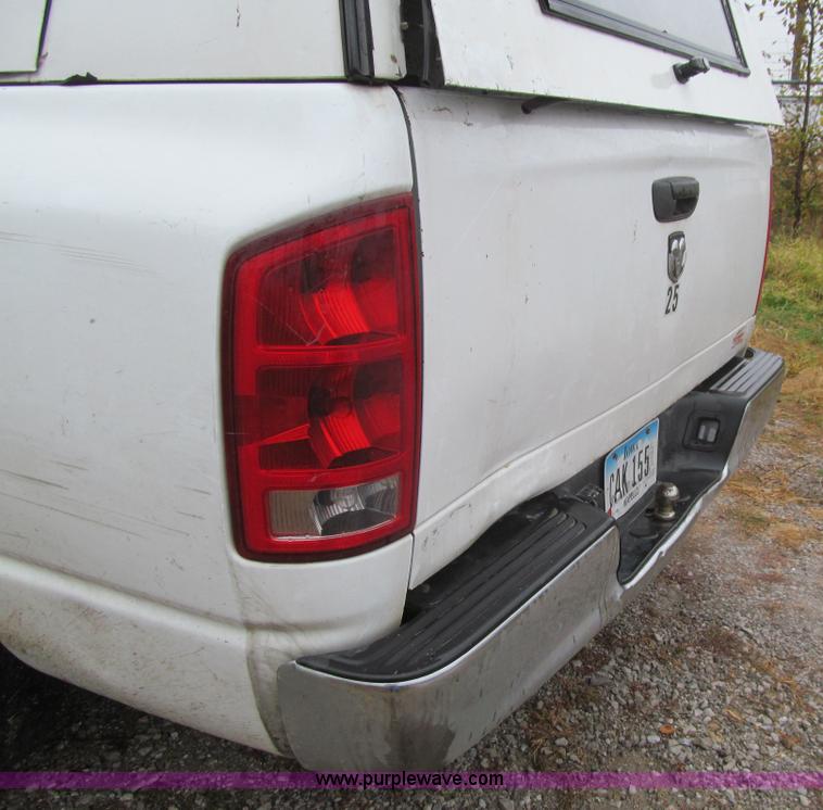 image for item K6397 2005 Dodge Ram 1500 pickup truck