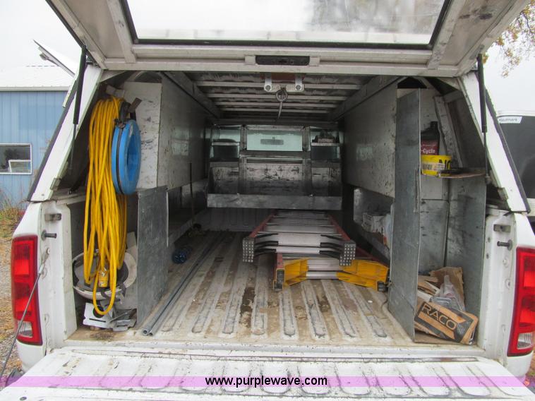 image for item K6397 2005 Dodge Ram 1500 pickup truck