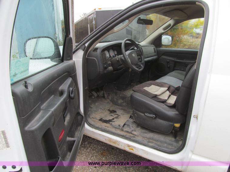 image for item K6397 2005 Dodge Ram 1500 pickup truck