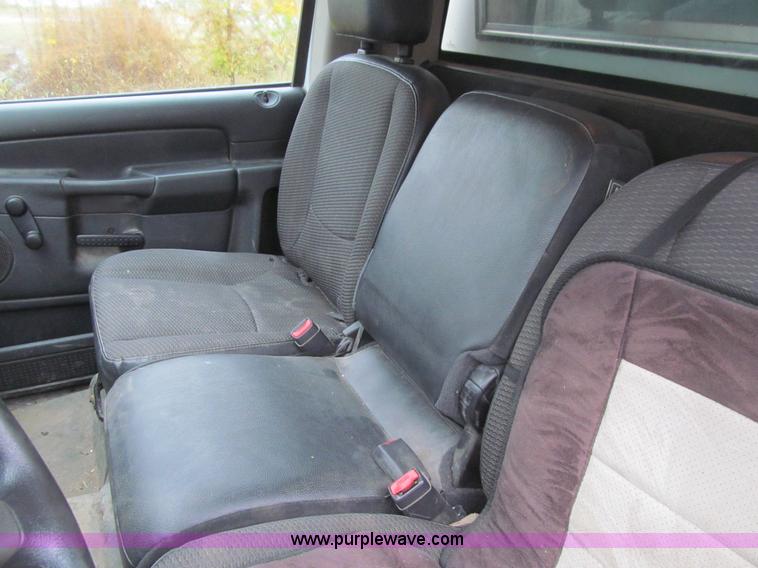 image for item K6397 2005 Dodge Ram 1500 pickup truck