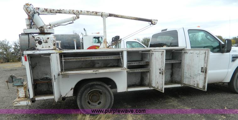 image for item K8226 2008 Ford F350 Super Duty service truck