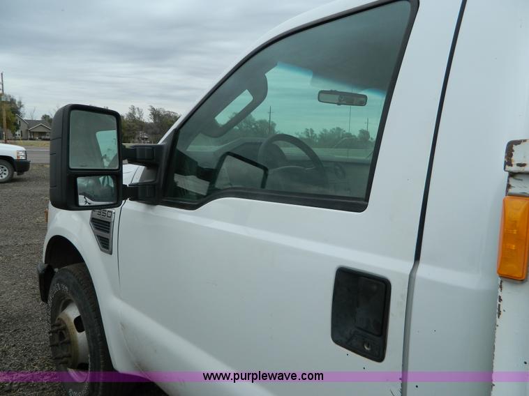 image for item K8226 2008 Ford F350 Super Duty service truck