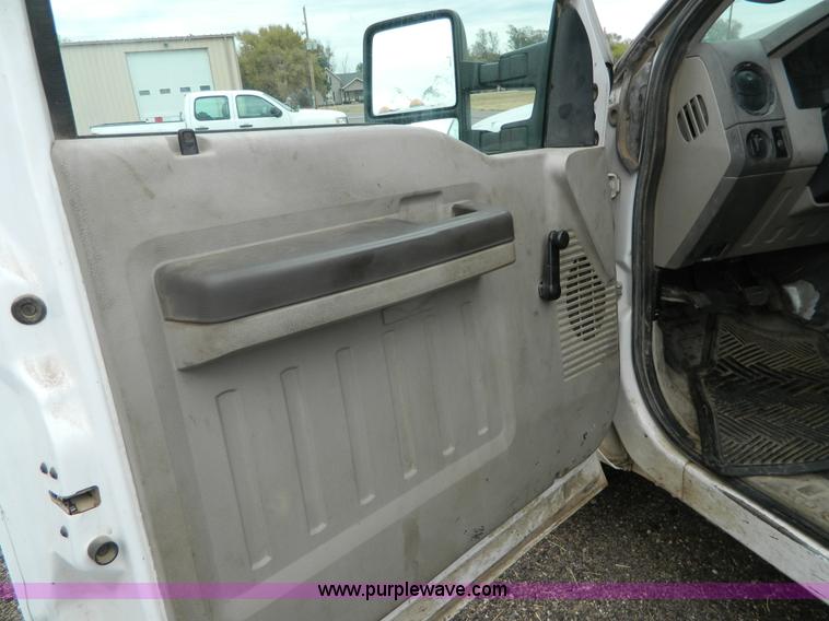 image for item K8226 2008 Ford F350 Super Duty service truck