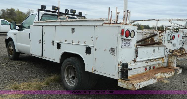 image for item K8227 2006 Ford F350 Super Duty utility truck