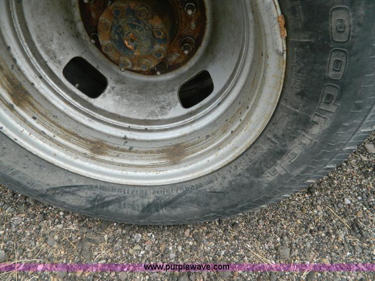 image for item K8227 2006 Ford F350 Super Duty utility truck