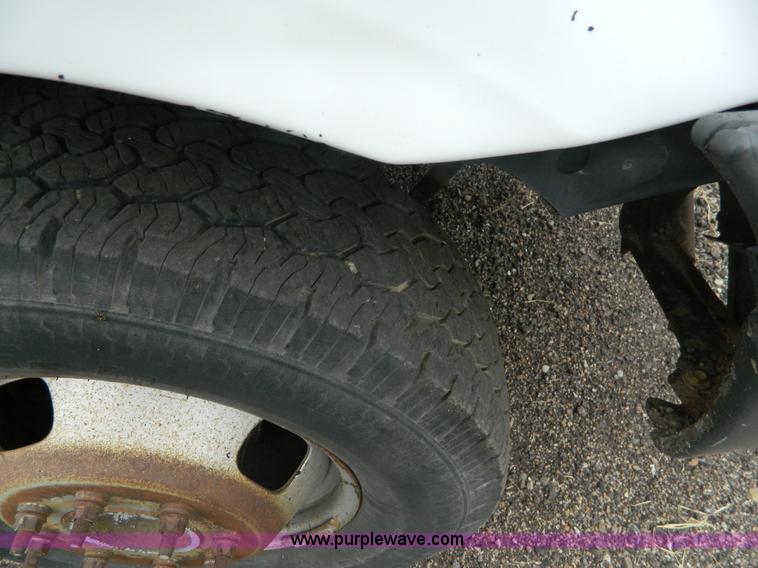 image for item K8227 2006 Ford F350 Super Duty utility truck