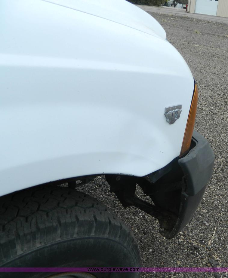 image for item K8227 2006 Ford F350 Super Duty utility truck