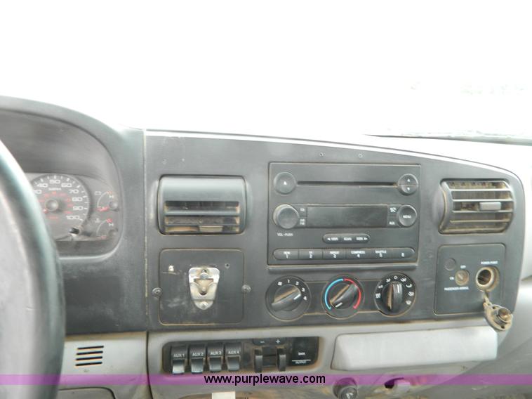 image for item K8227 2006 Ford F350 Super Duty utility truck
