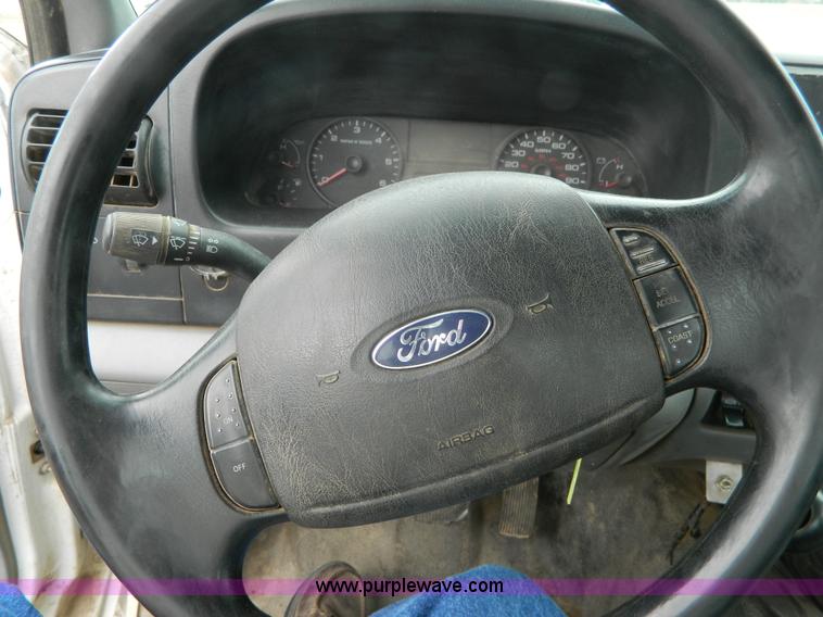 image for item K8227 2006 Ford F350 Super Duty utility truck