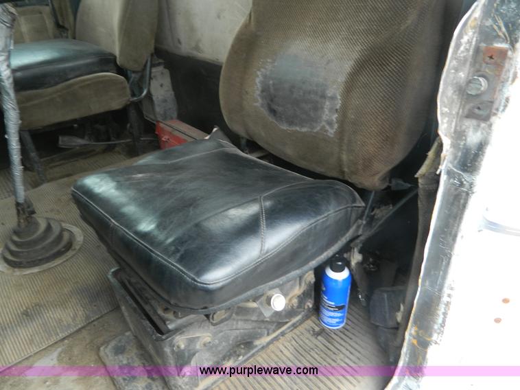 image for item K8228 1989 Freightliner FLD semi truck