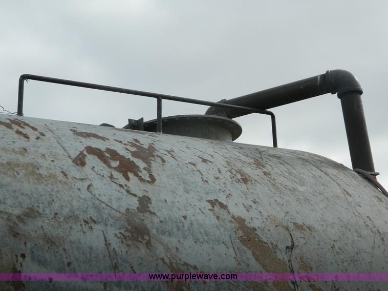 image for item K8228 1989 Freightliner FLD semi truck