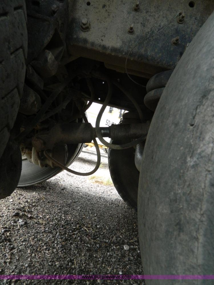 image for item K8228 1989 Freightliner FLD semi truck