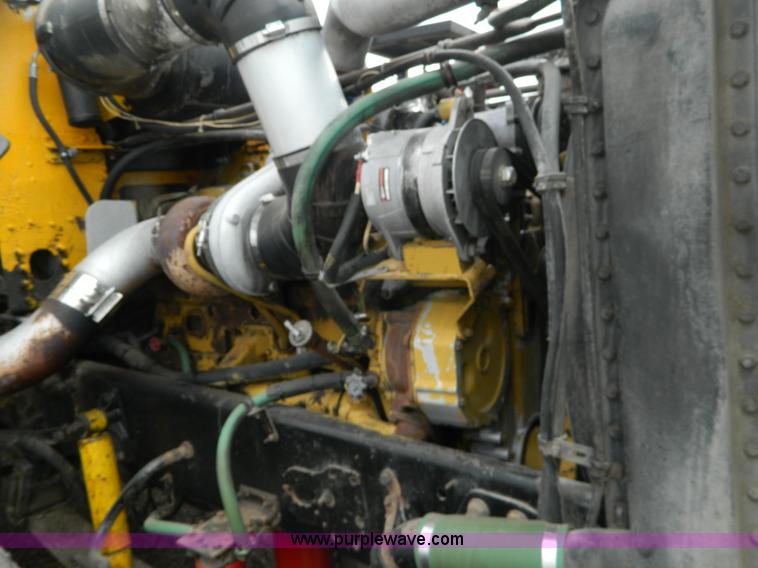 image for item K8228 1989 Freightliner FLD semi truck