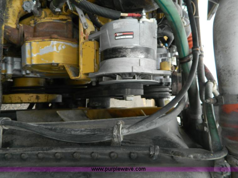 image for item K8228 1989 Freightliner FLD semi truck