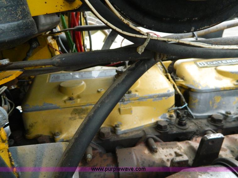 image for item K8228 1989 Freightliner FLD semi truck