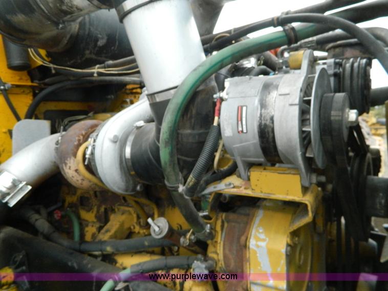 image for item K8228 1989 Freightliner FLD semi truck