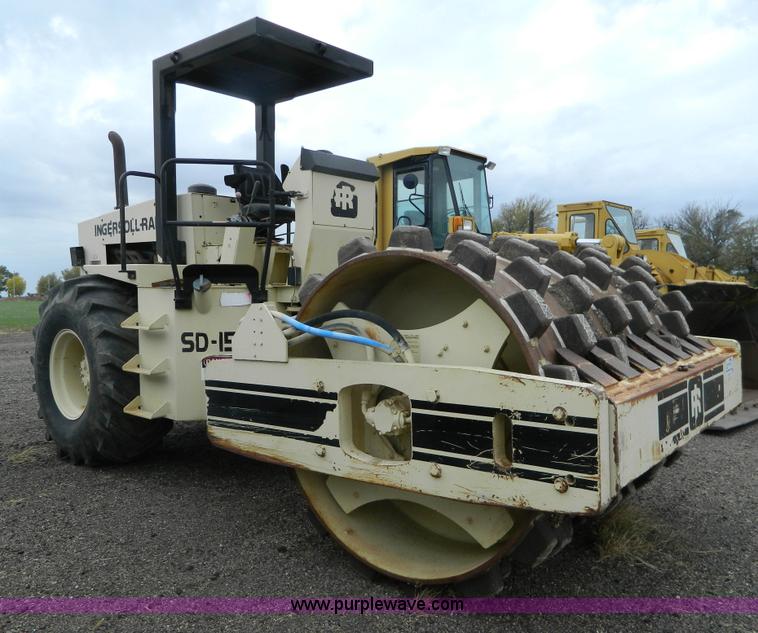image for item K8229 1989 Ingersoll Rand SD150F single drum vibratory compactor