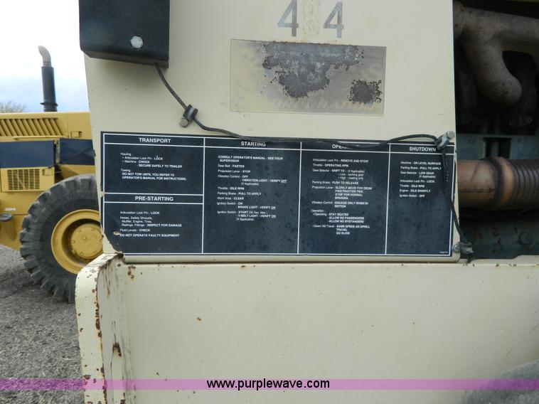 image for item K8229 1989 Ingersoll Rand SD150F single drum vibratory compactor
