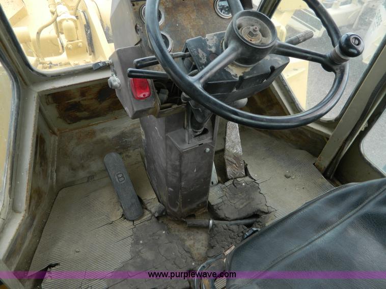 image for item K8230 1985 Komatsu WA450 wheel loader