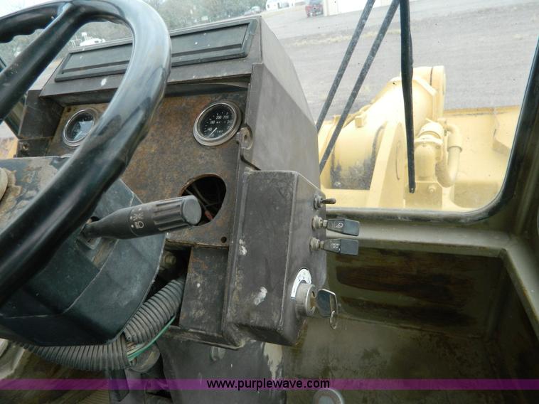 image for item K8230 1985 Komatsu WA450 wheel loader