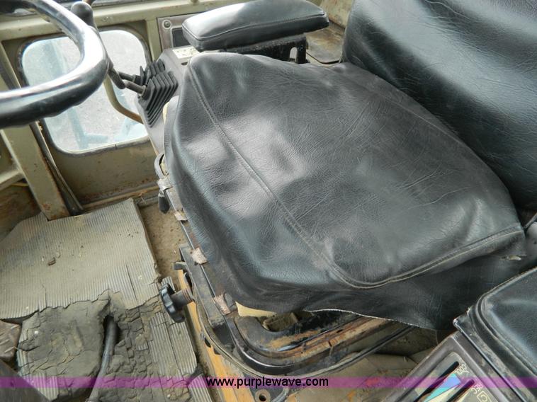 image for item K8230 1985 Komatsu WA450 wheel loader