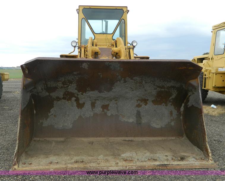 image for item K8231 1977 Caterpillar 966C wheel loader