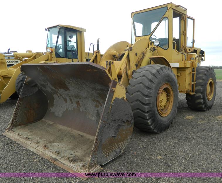 image for item K8231 1977 Caterpillar 966C wheel loader