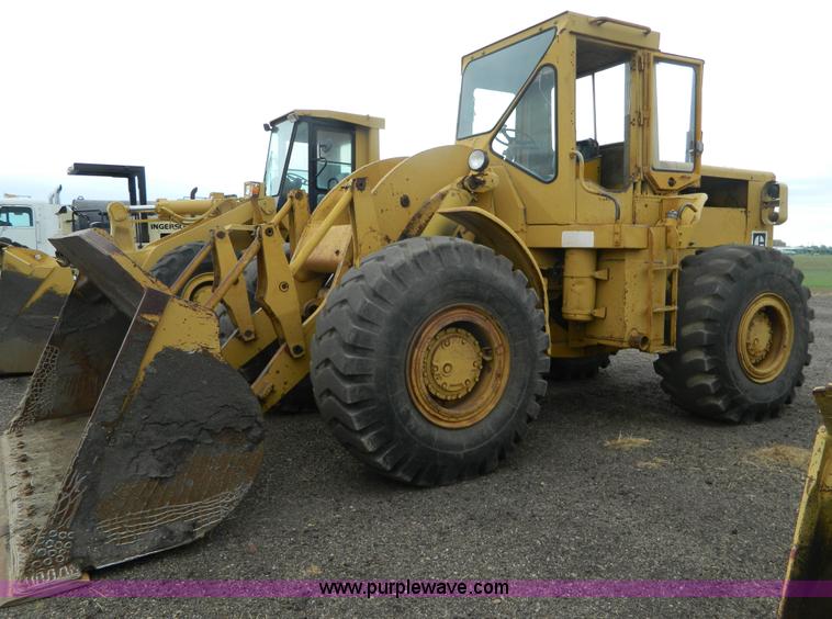 image for item K8231 1977 Caterpillar 966C wheel loader