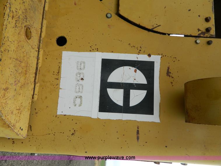 image for item K8231 1977 Caterpillar 966C wheel loader