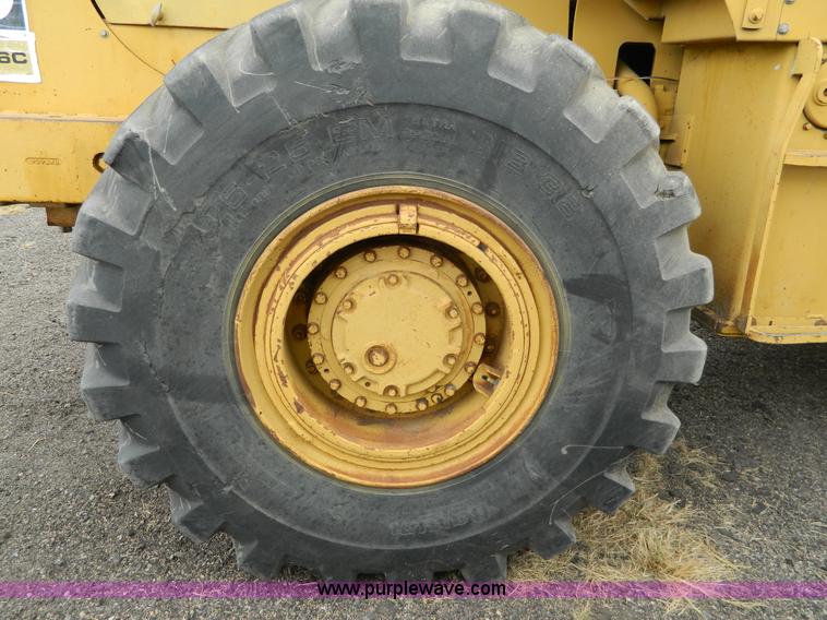 image for item K8231 1977 Caterpillar 966C wheel loader