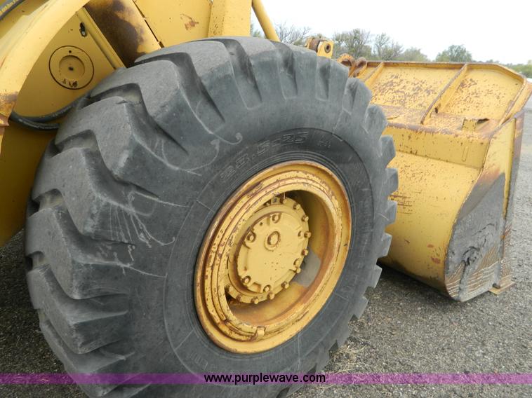 image for item K8231 1977 Caterpillar 966C wheel loader