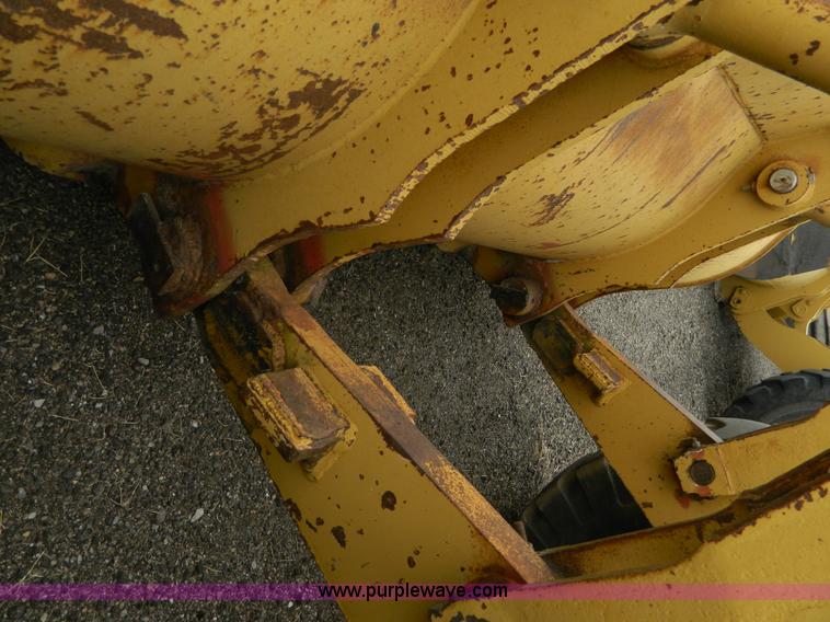 image for item K8231 1977 Caterpillar 966C wheel loader