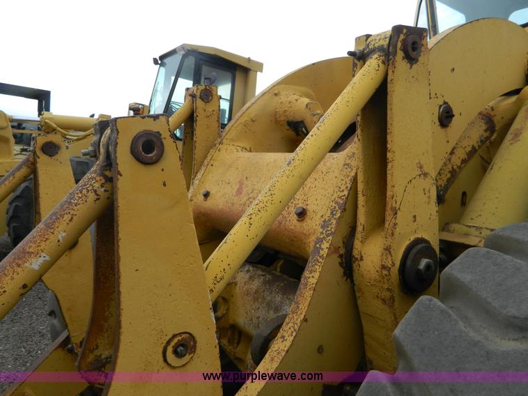 image for item K8231 1977 Caterpillar 966C wheel loader