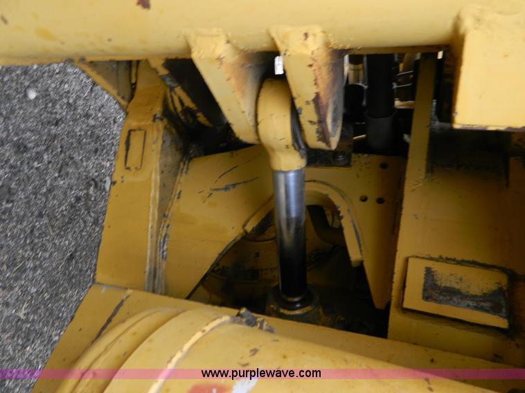 image for item K8231 1977 Caterpillar 966C wheel loader