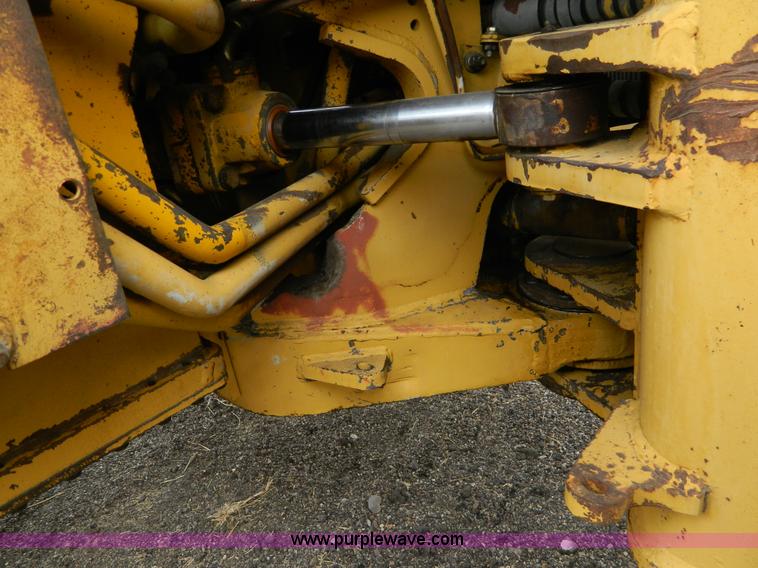image for item K8231 1977 Caterpillar 966C wheel loader