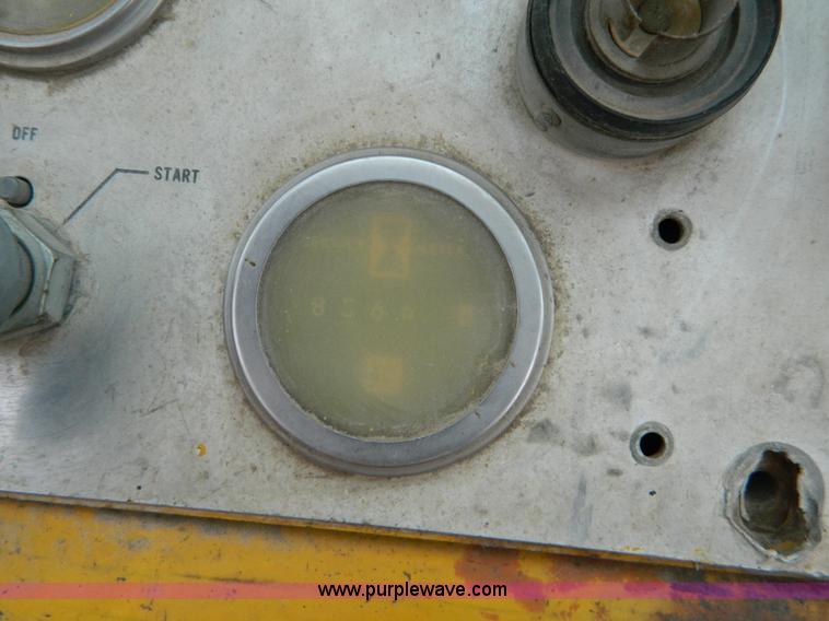 image for item K8231 1977 Caterpillar 966C wheel loader