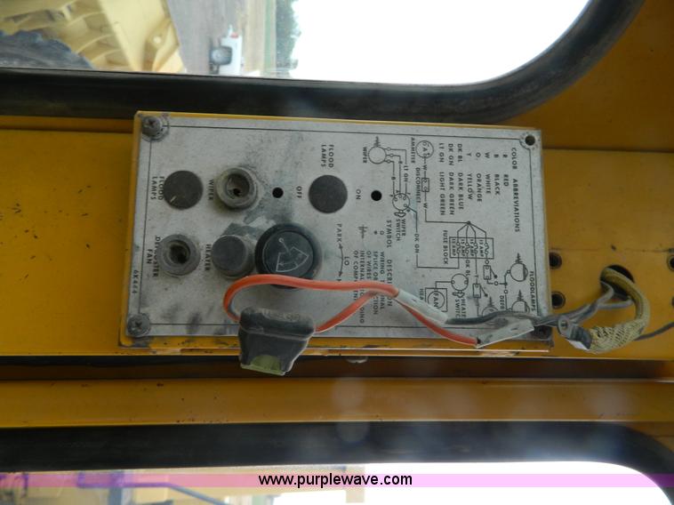 image for item K8231 1977 Caterpillar 966C wheel loader