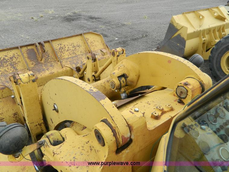 image for item K8231 1977 Caterpillar 966C wheel loader
