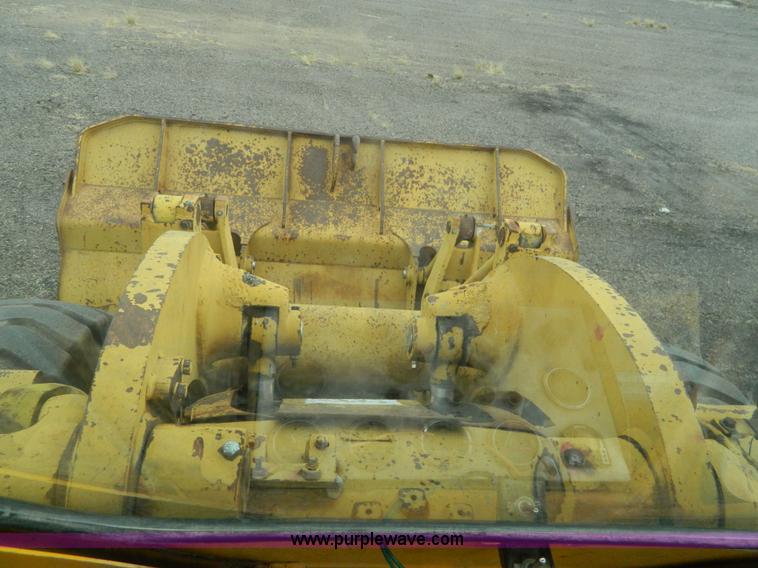 image for item K8231 1977 Caterpillar 966C wheel loader