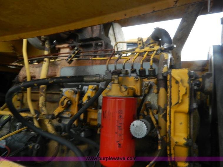 image for item K8231 1977 Caterpillar 966C wheel loader