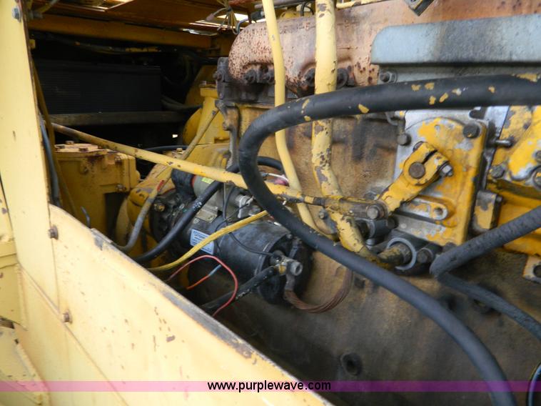 image for item K8231 1977 Caterpillar 966C wheel loader