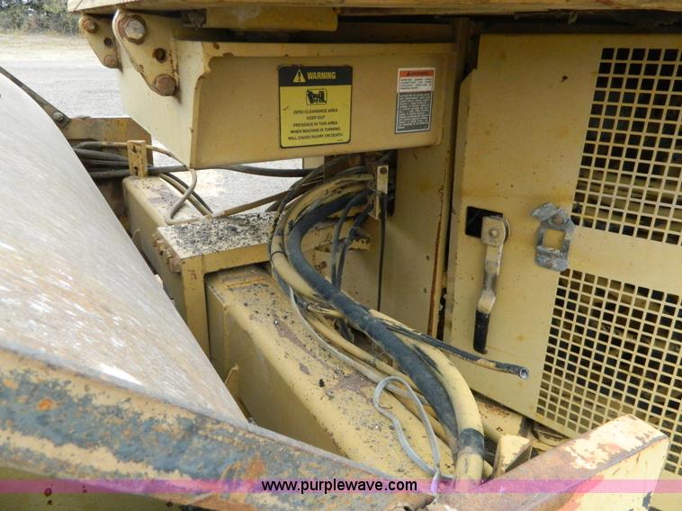 image for item K8234 1998 Caterpillar CB634C double drum roller