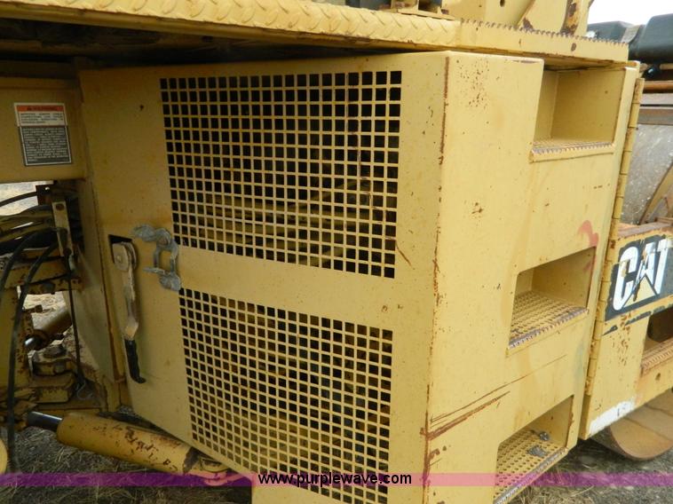 image for item K8234 1998 Caterpillar CB634C double drum roller