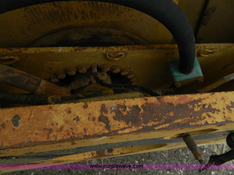 image for item K8234 1998 Caterpillar CB634C double drum roller