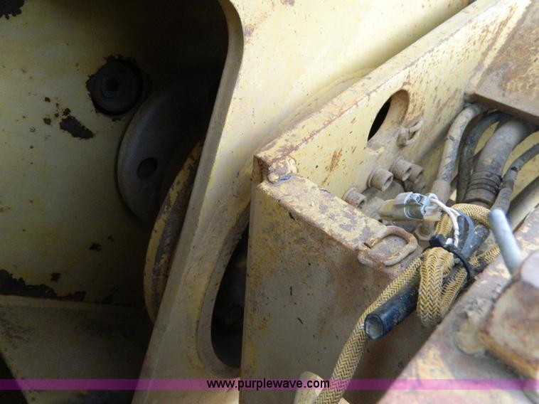 image for item K8234 1998 Caterpillar CB634C double drum roller