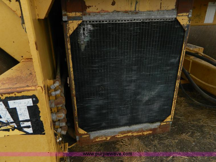 image for item K8234 1998 Caterpillar CB634C double drum roller