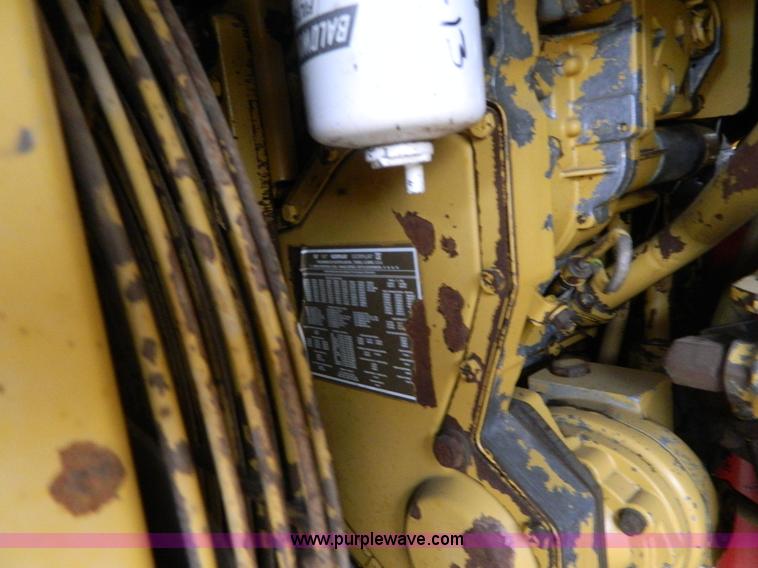 image for item K8234 1998 Caterpillar CB634C double drum roller