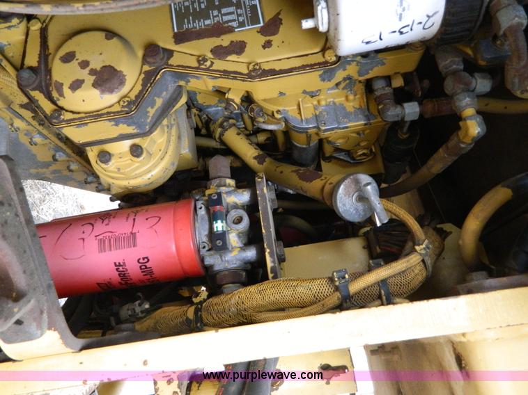 image for item K8234 1998 Caterpillar CB634C double drum roller