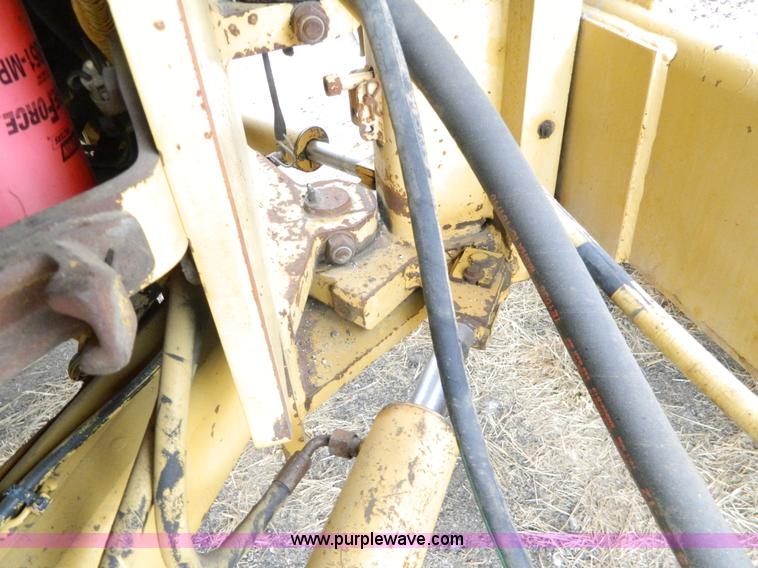 image for item K8234 1998 Caterpillar CB634C double drum roller