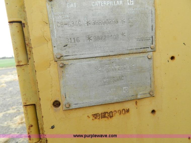 image for item K8234 1998 Caterpillar CB634C double drum roller